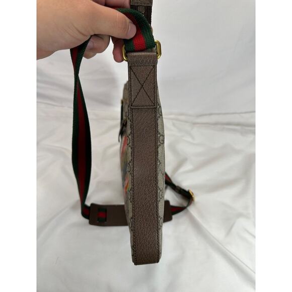 Gucci Courier Messenger GG Supreme SPB-MS 356096 - Picture 15 of 16